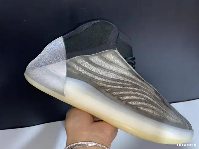 Barium H68771 Quantum Yeezy Adidas 0529